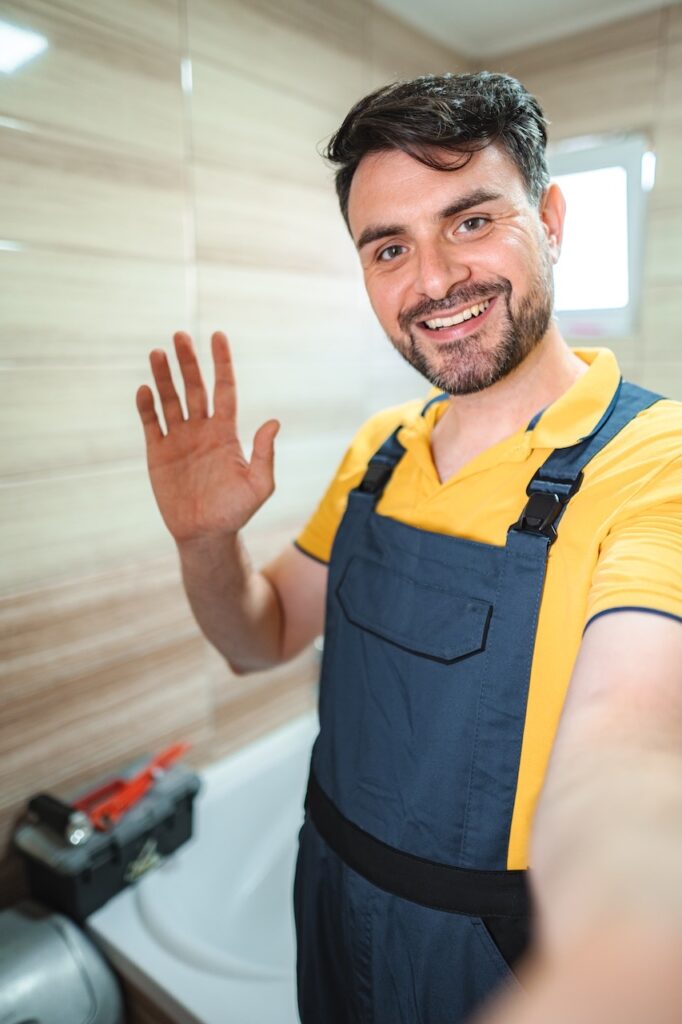 Klempner macht Selfie – Arbeitgeber-Recruiting für Handwerksbetriebe